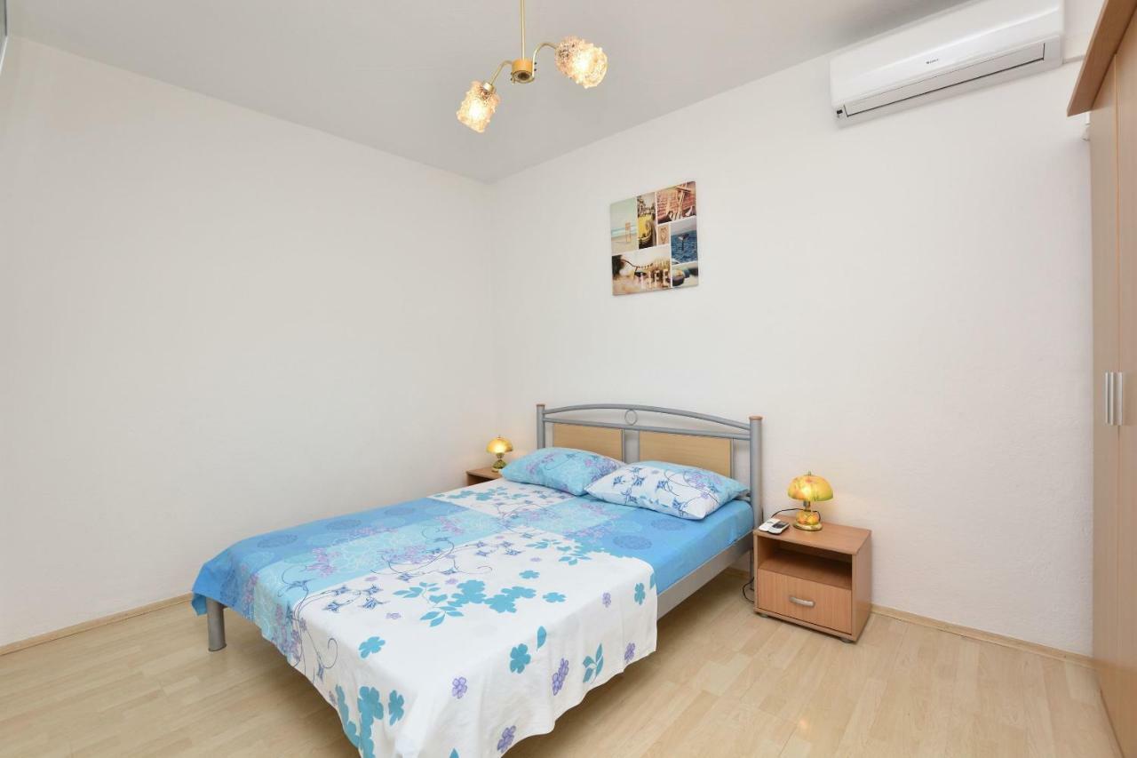 Apartment Dijo I Primošten Esterno foto