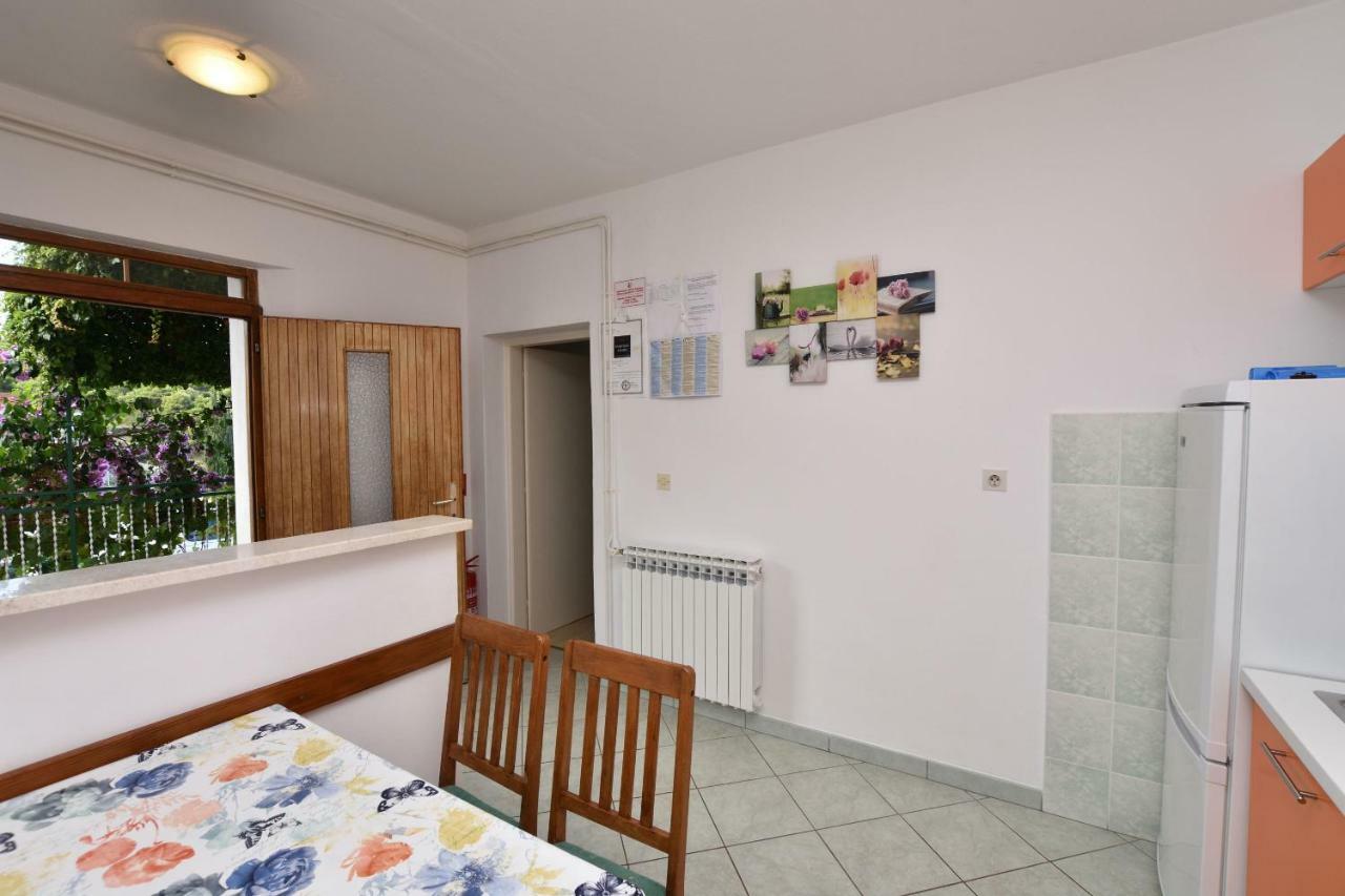 Apartment Dijo I Primošten Esterno foto