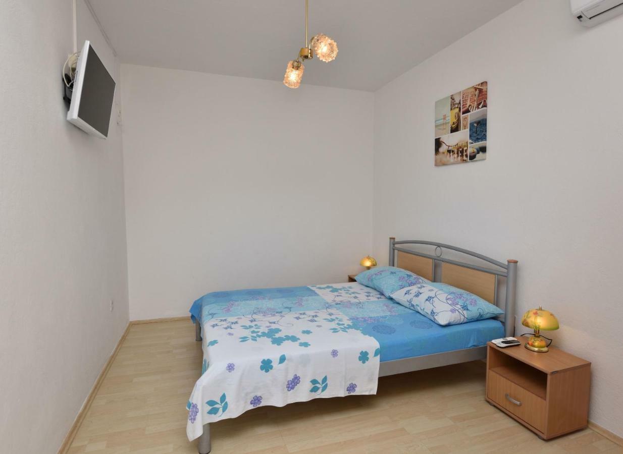 Apartment Dijo I Primošten Esterno foto
