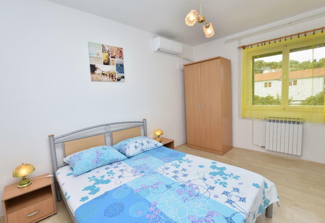 Apartment Dijo I Primošten Esterno foto